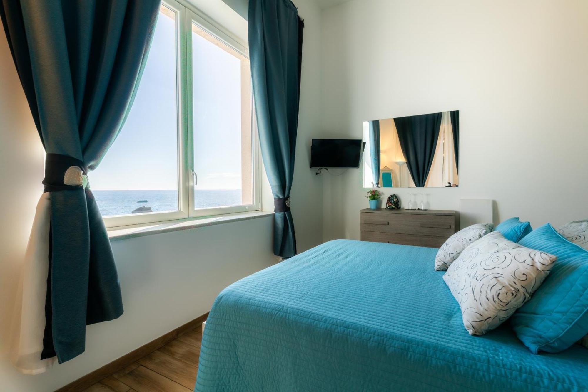 Marlove Sea View Couette-café