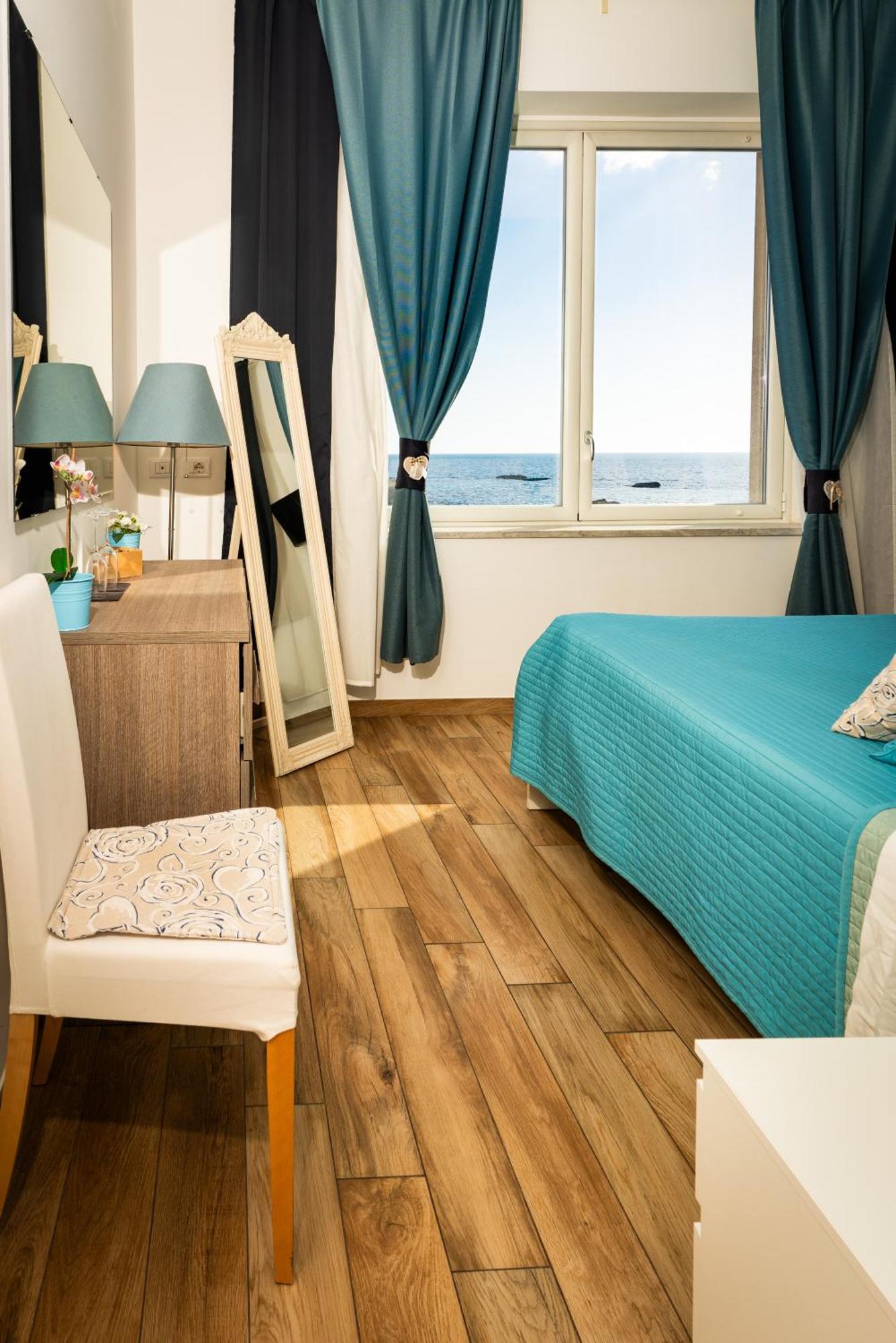 Couette-café Marlove Sea View *